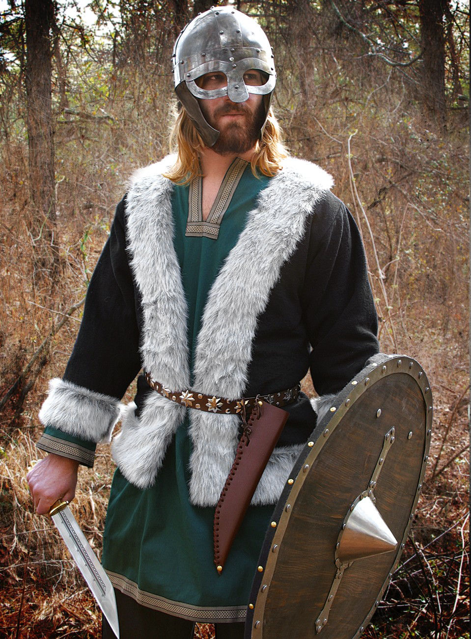 Schwarze Wolljacke mit Kunstpelz 
