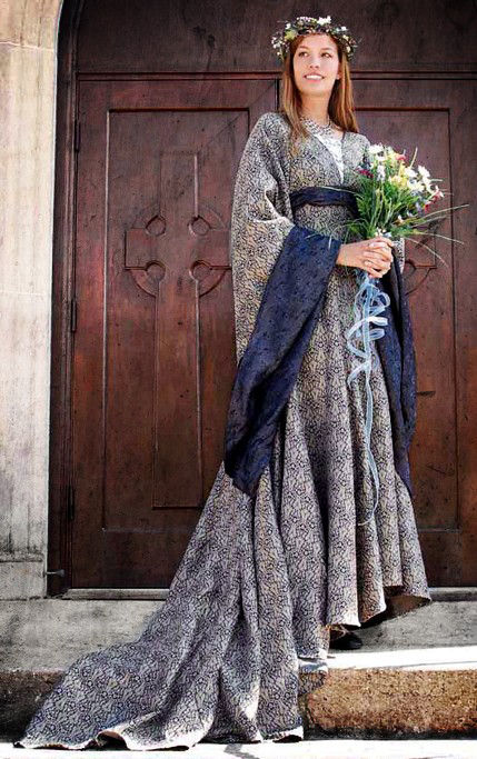 Festliches Kleid in blau-gold 
