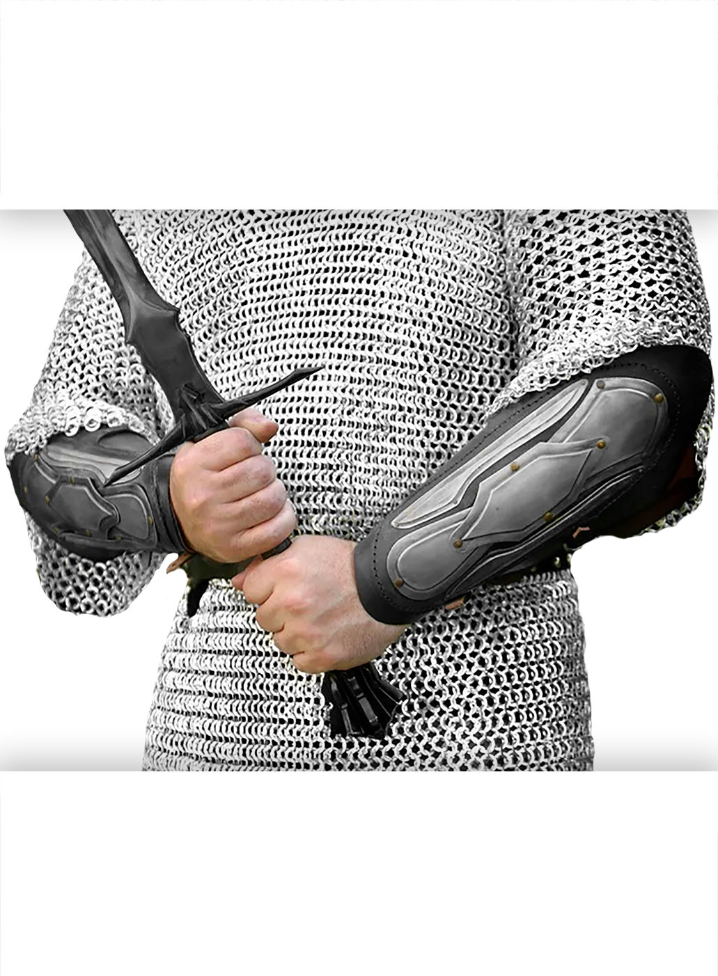 Armschienen mit Metallbeschlägen 