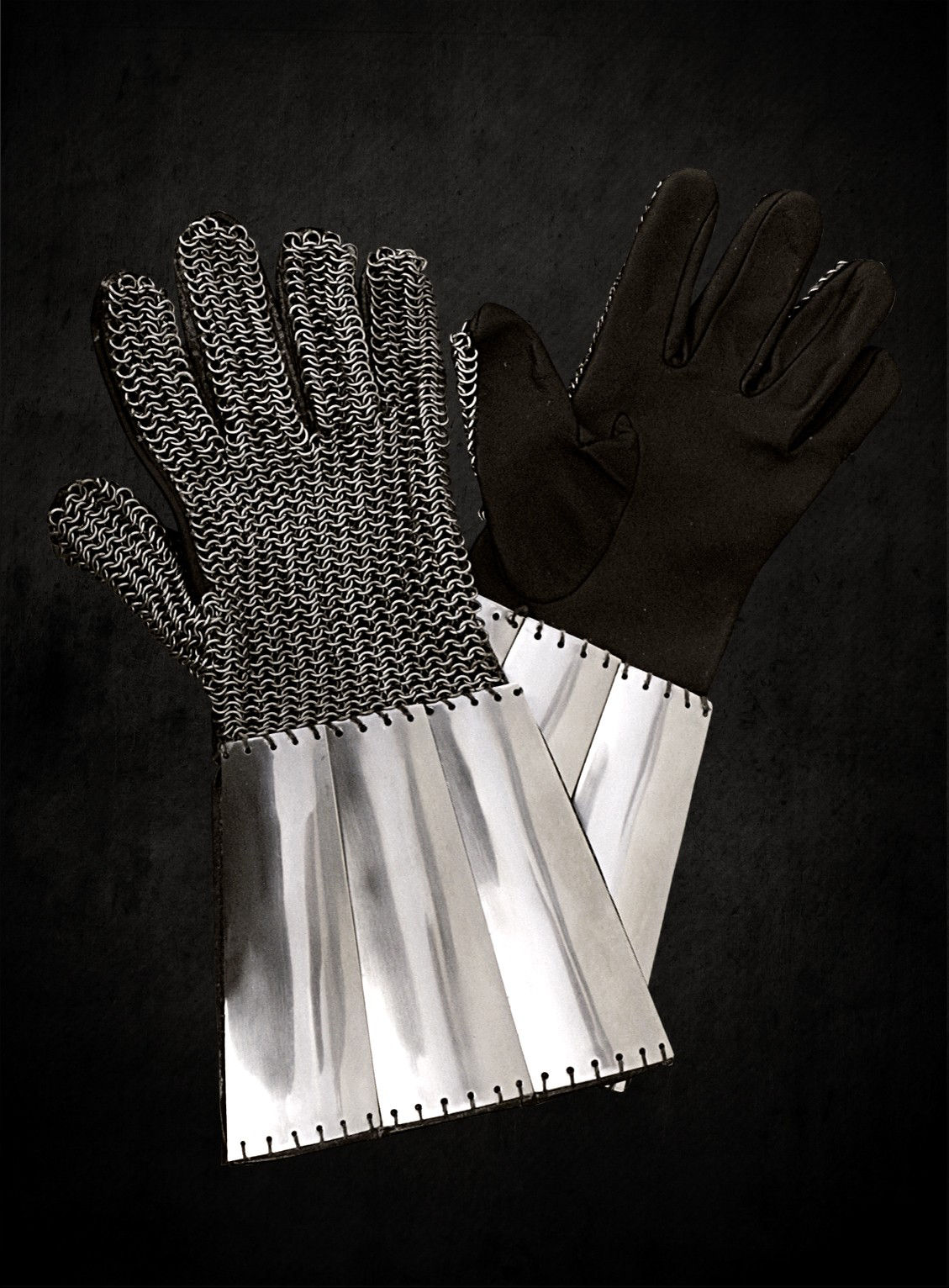 Kettenhandschuhe mit Metallbeschlägen 
