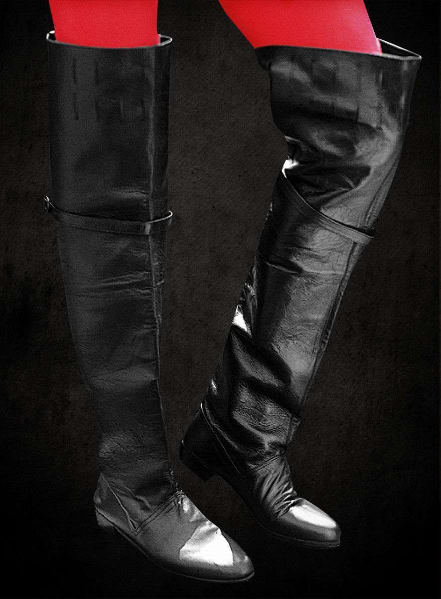 Schwarze Lederstiefel mit Schnallen und hohem Schaft 