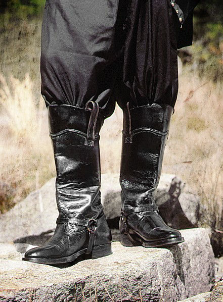 Western Stiefel mit Sporenriemen 