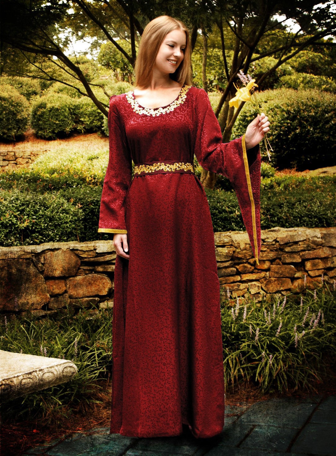 Edles Kleid 13. Jhd. rot 
